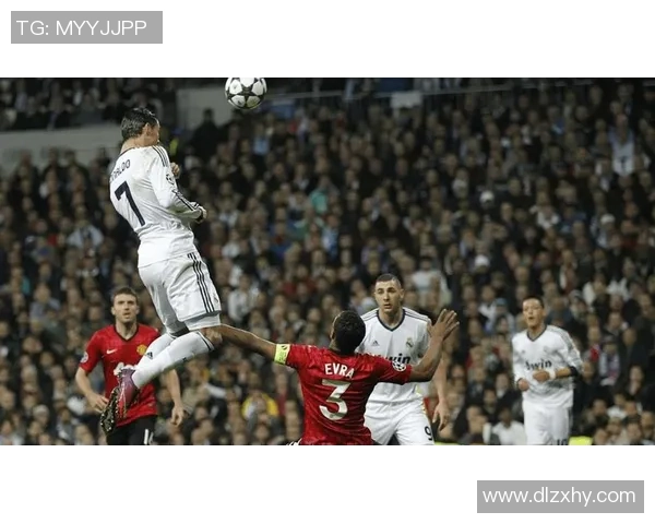 足球解说大师的精彩瞬间与经典点评回顾，领略足坛巨星的独特视角